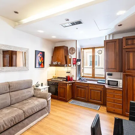 The Eclectic Loft Spagna-3